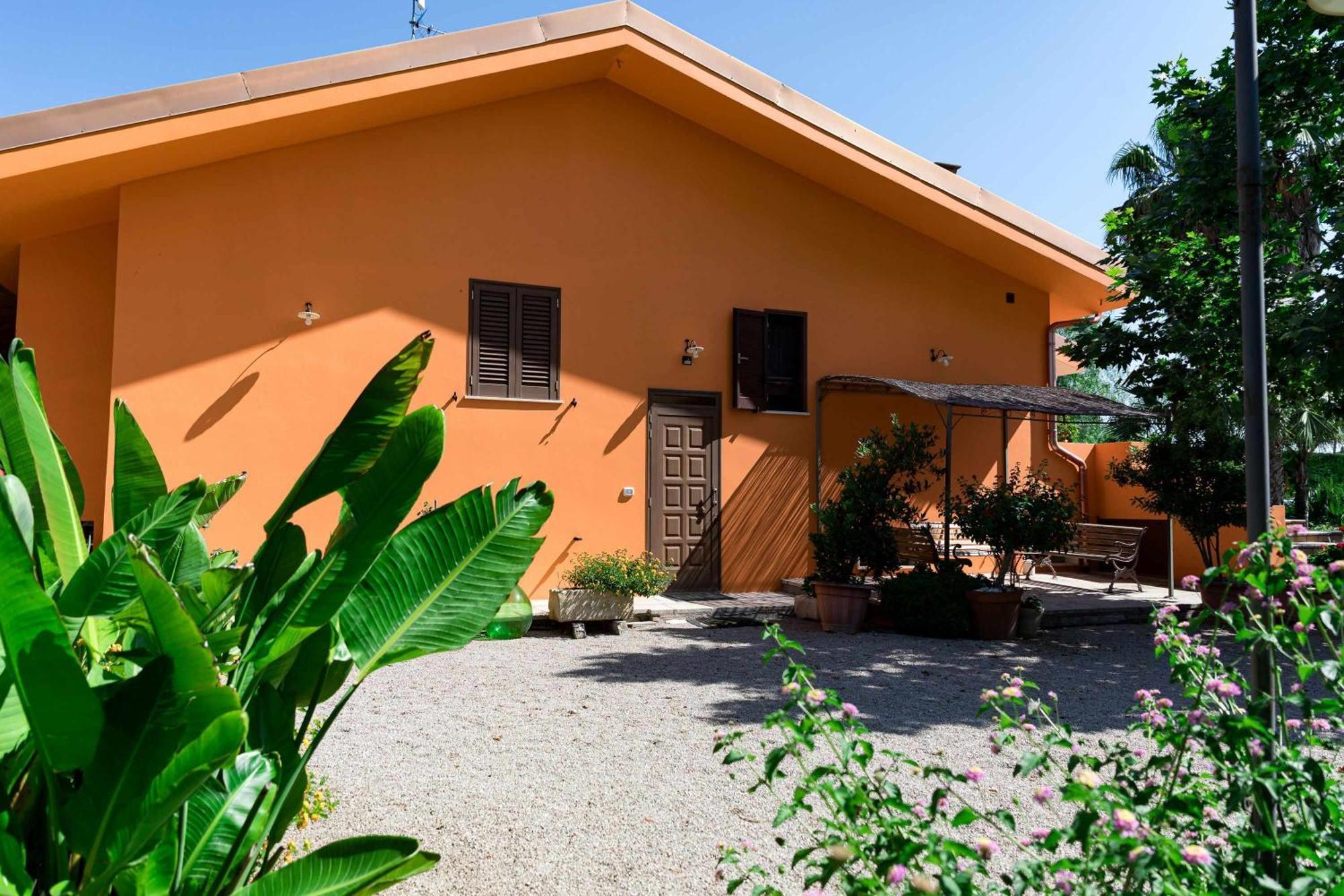 Villa Claudia By Vivimy Parabita Kültér fotó