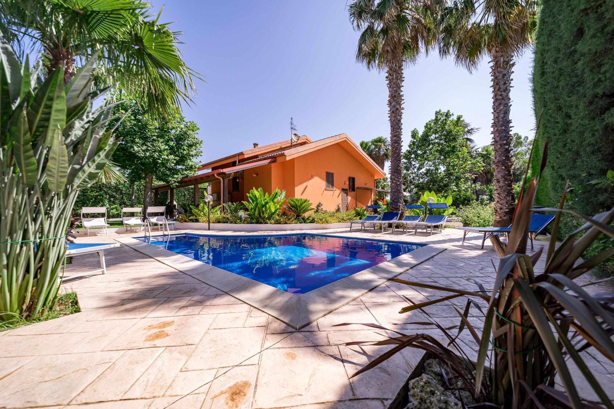Villa Claudia By Vivimy Parabita Kültér fotó